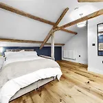 Tilly's Cosy Retreats - Cave Knaresborough