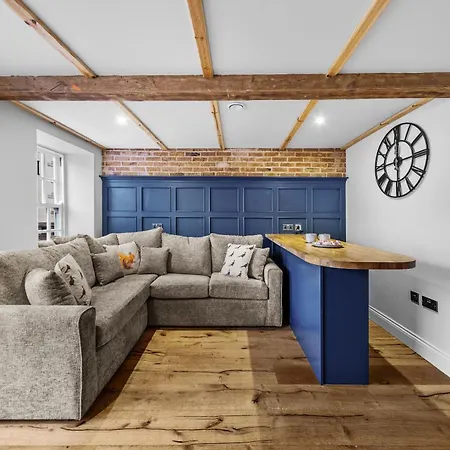 Tilly's Cosy Retreats - Cave *